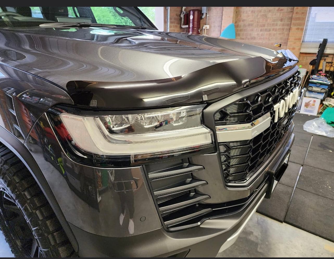 Bonnet Protector Toyota Land Cruiser 300 Series - Image 3